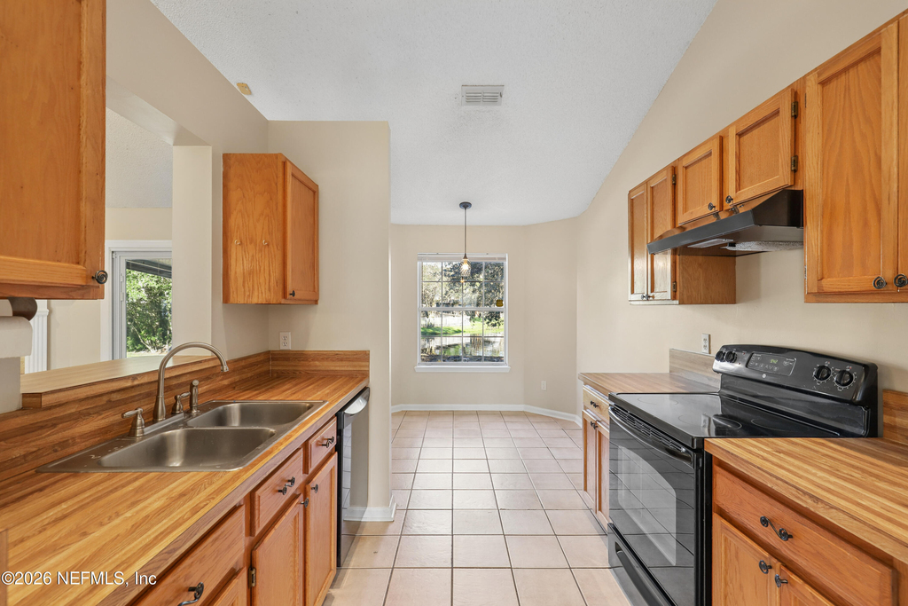 7827 Enderby Court - Photo 15