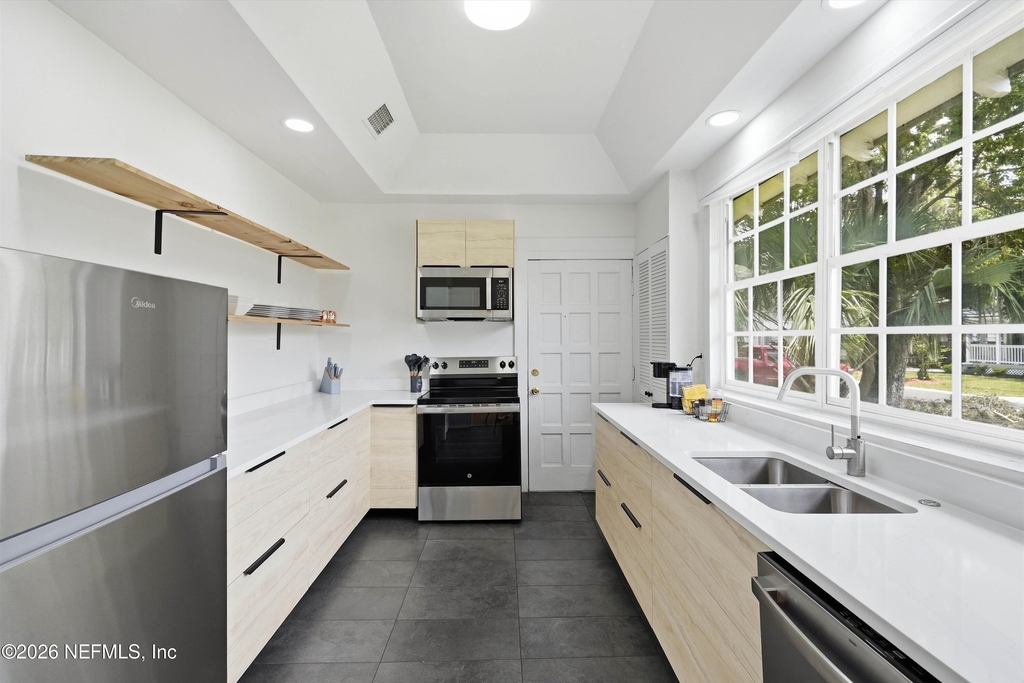 1630 Larue Avenue - Photo 1