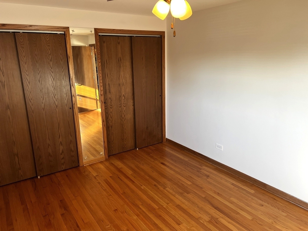 6534 W 79th Street - Photo 4