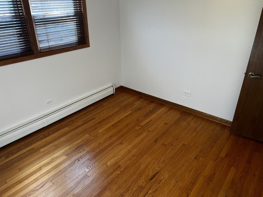 6534 W 79th Street - Photo 7