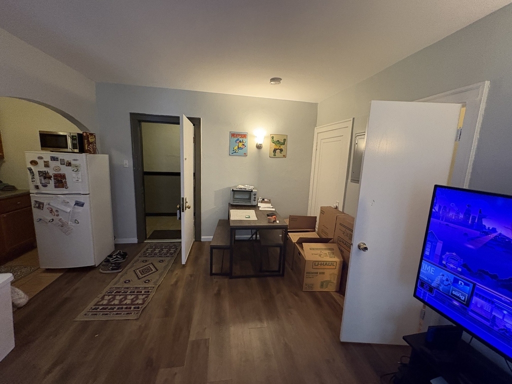 1712 W Estes Avenue - Photo 2