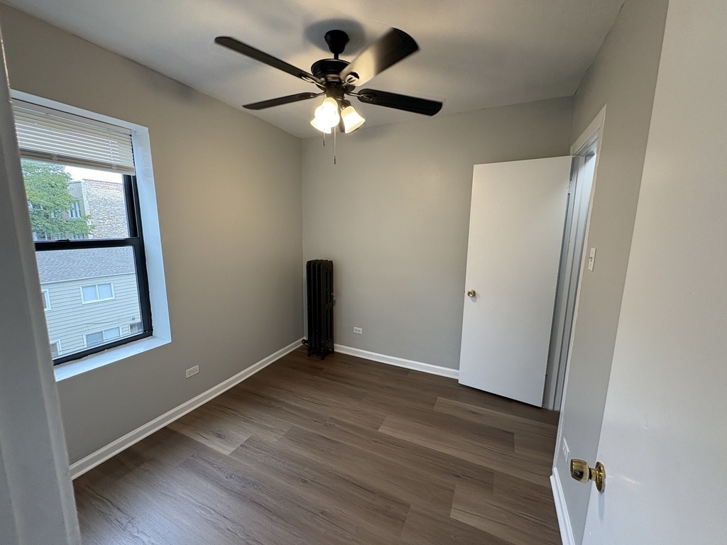 1712 W Estes Avenue - Photo 5
