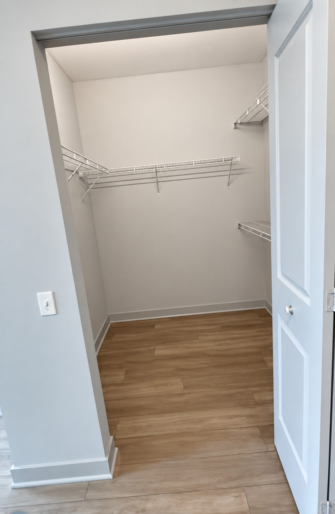 1025 W Addison Street - Photo 4