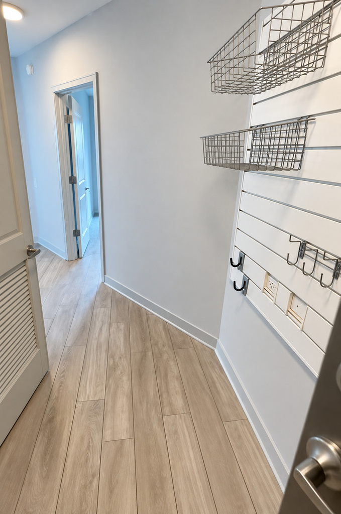 1025 W Addison Street - Photo 2
