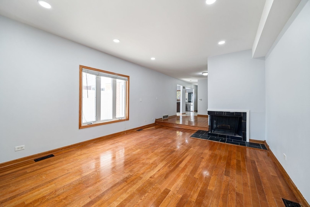 9065 W Oaks Avenue - Photo 3
