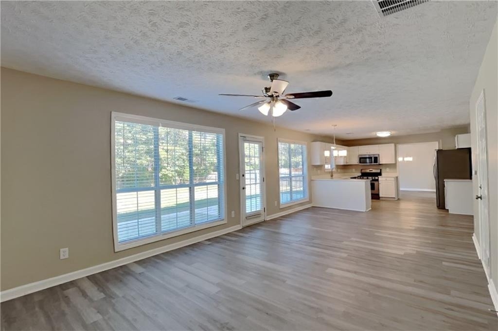 496 Highpoint Crossing - Photo 2
