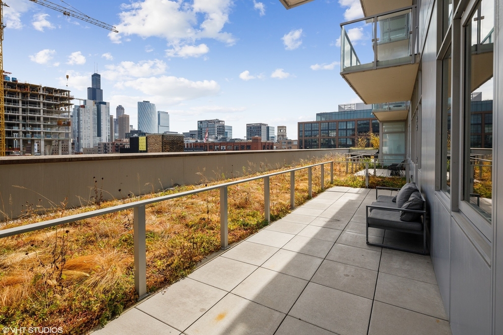 171 N Aberdeen Street - Photo 4