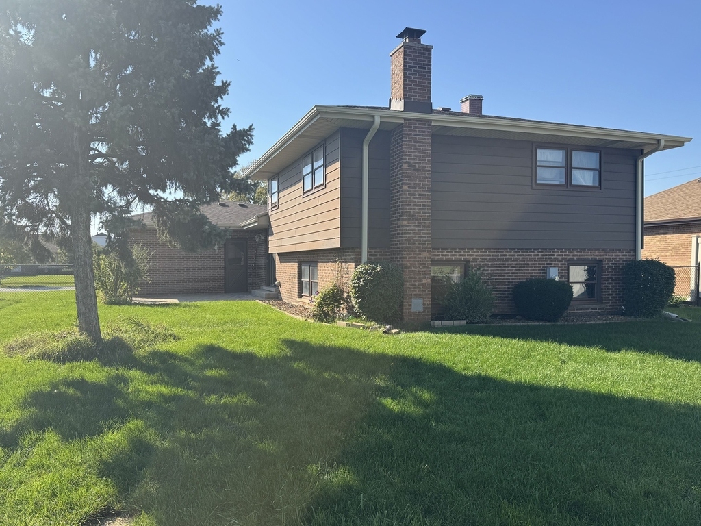 8124 167th Place - Photo 1