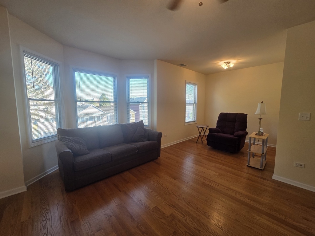 563 W 43rd Place - Photo 8