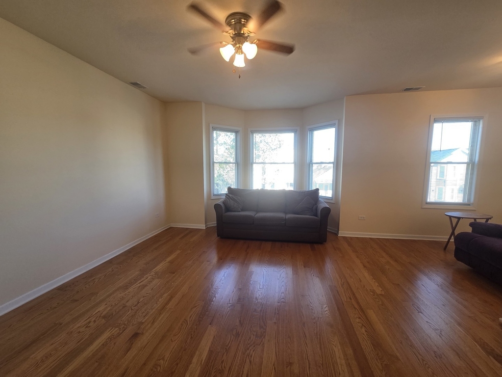 563 W 43rd Place - Photo 7