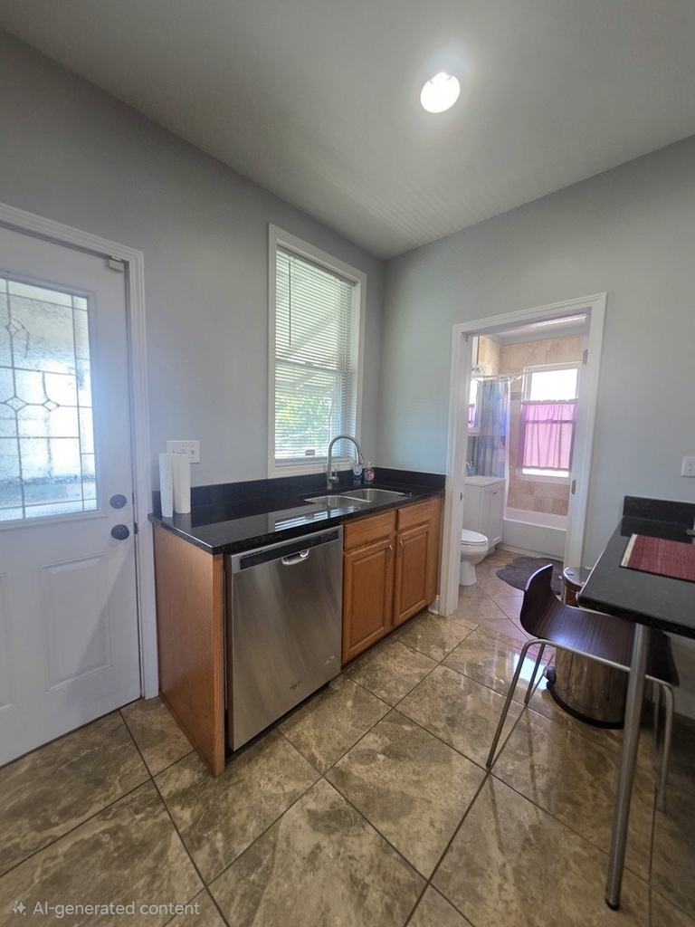 559 W 43rd Place - Photo 4