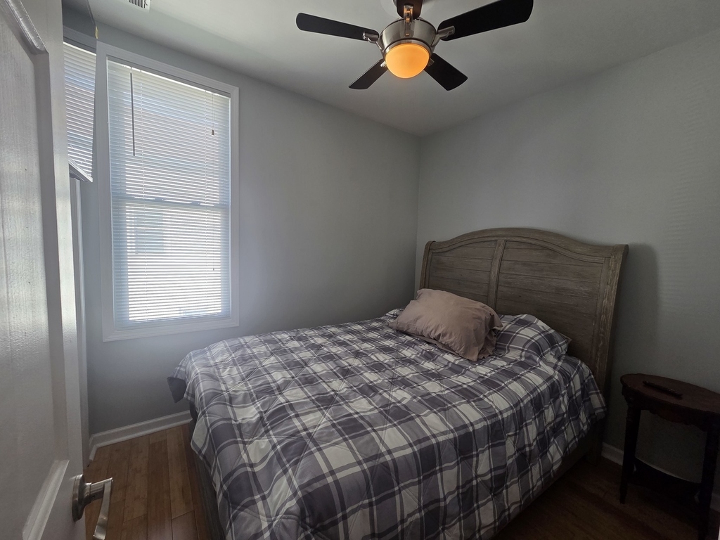 559 W 43rd Place - Photo 9