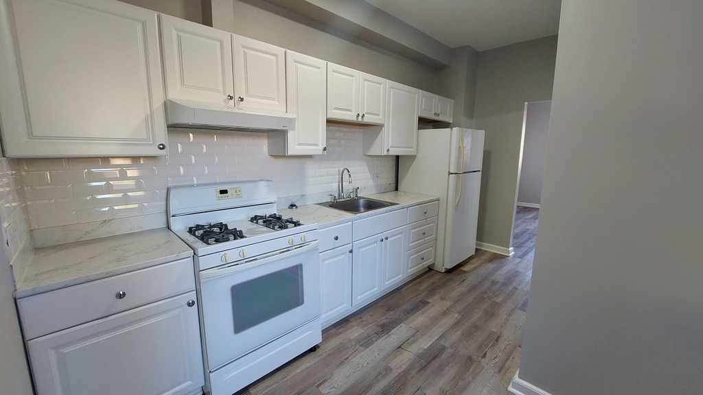 4401 S Wood Street - Photo 2