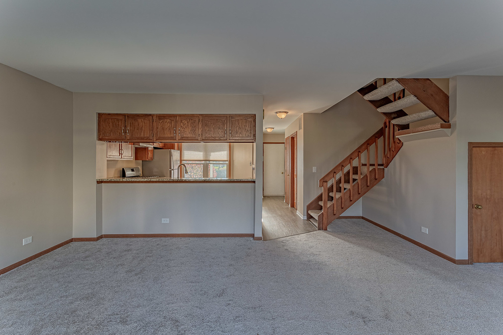 279 University Lane - Photo 4