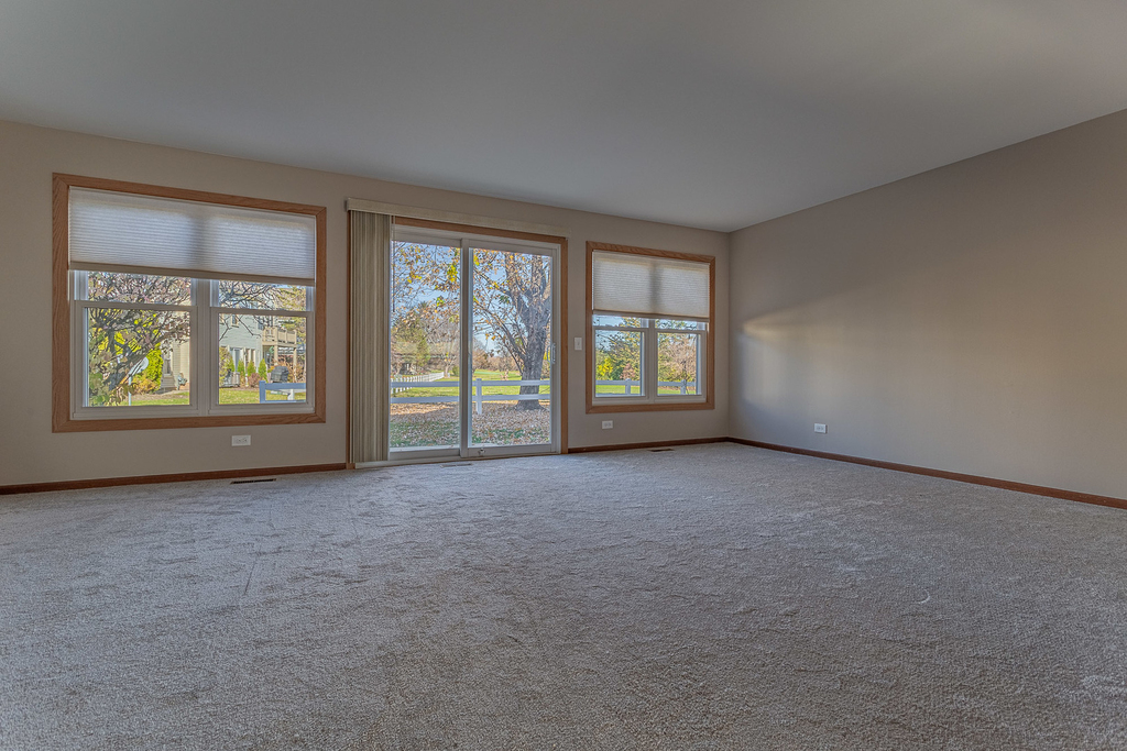 279 University Lane - Photo 3