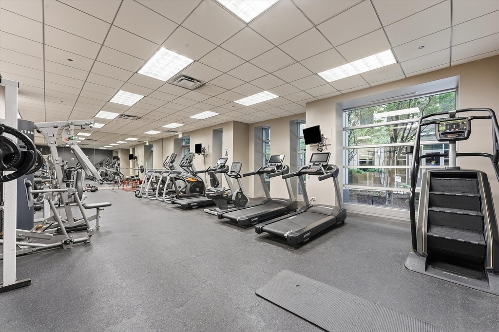 700 N Larrabee Street - Photo 17