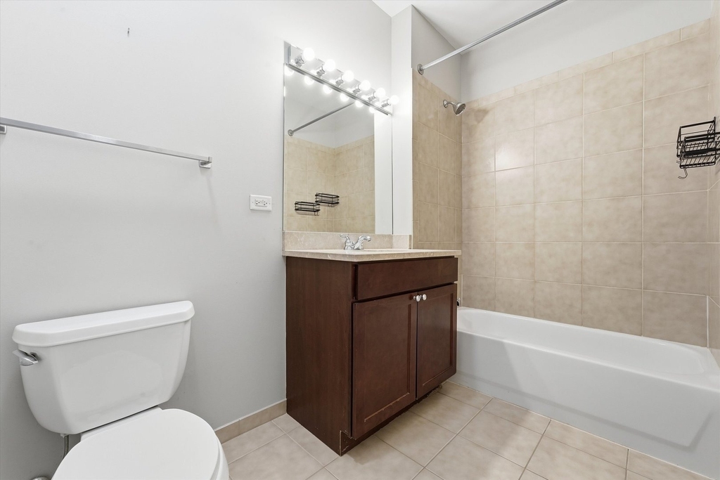 700 N Larrabee Street - Photo 12