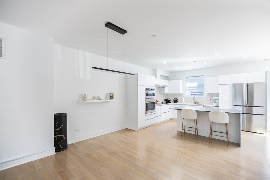 8127 Floral Avenue - Photo 10