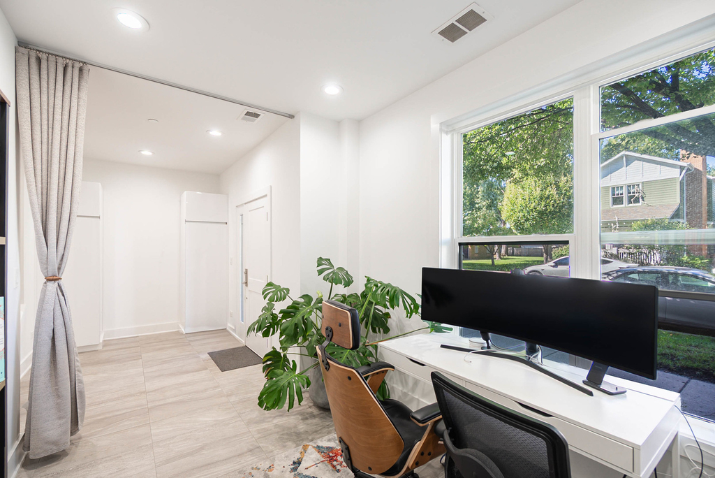 8127 Floral Avenue - Photo 3