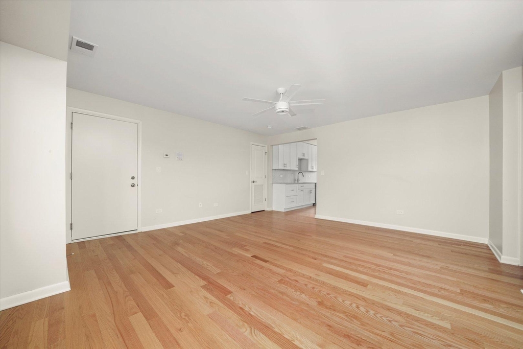 6837 W 95th Street - Photo 4