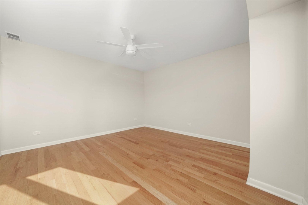 6837 W 95th Street - Photo 8