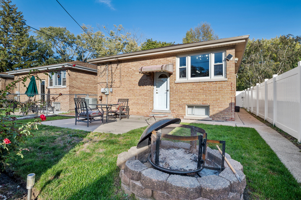 11246 S Whipple Street - Photo 21