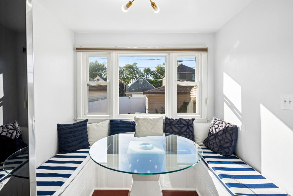 11246 S Whipple Street - Photo 15