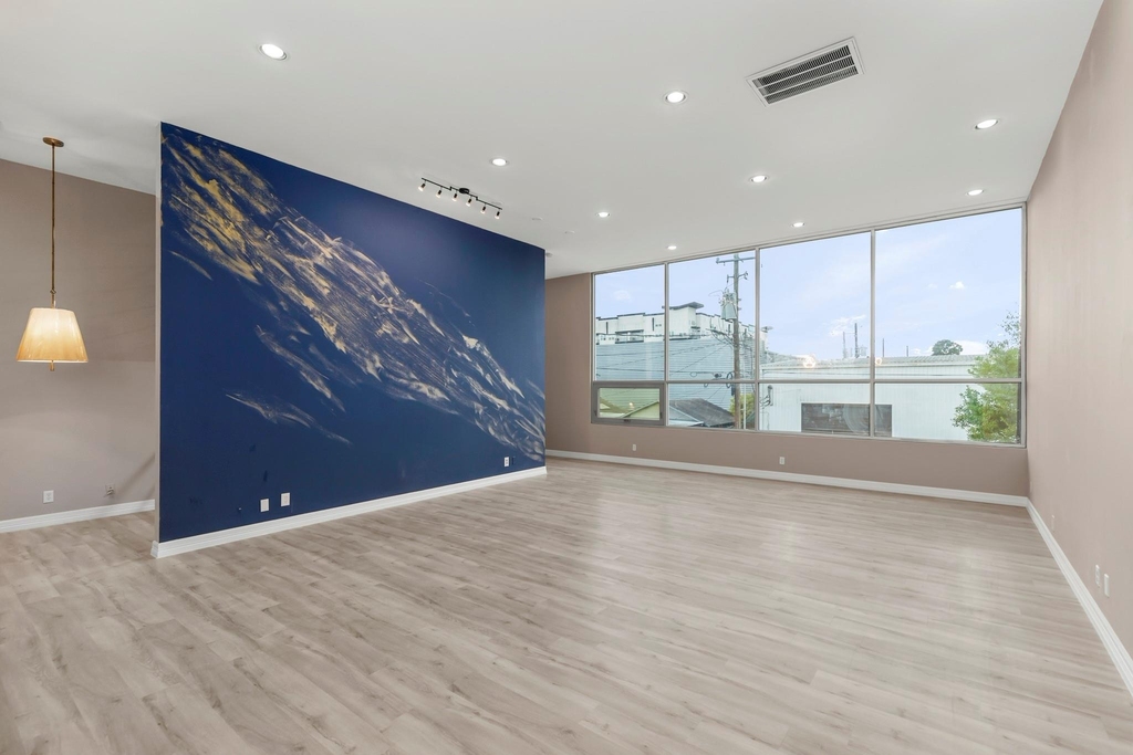 712 Parker Street - Photo 6