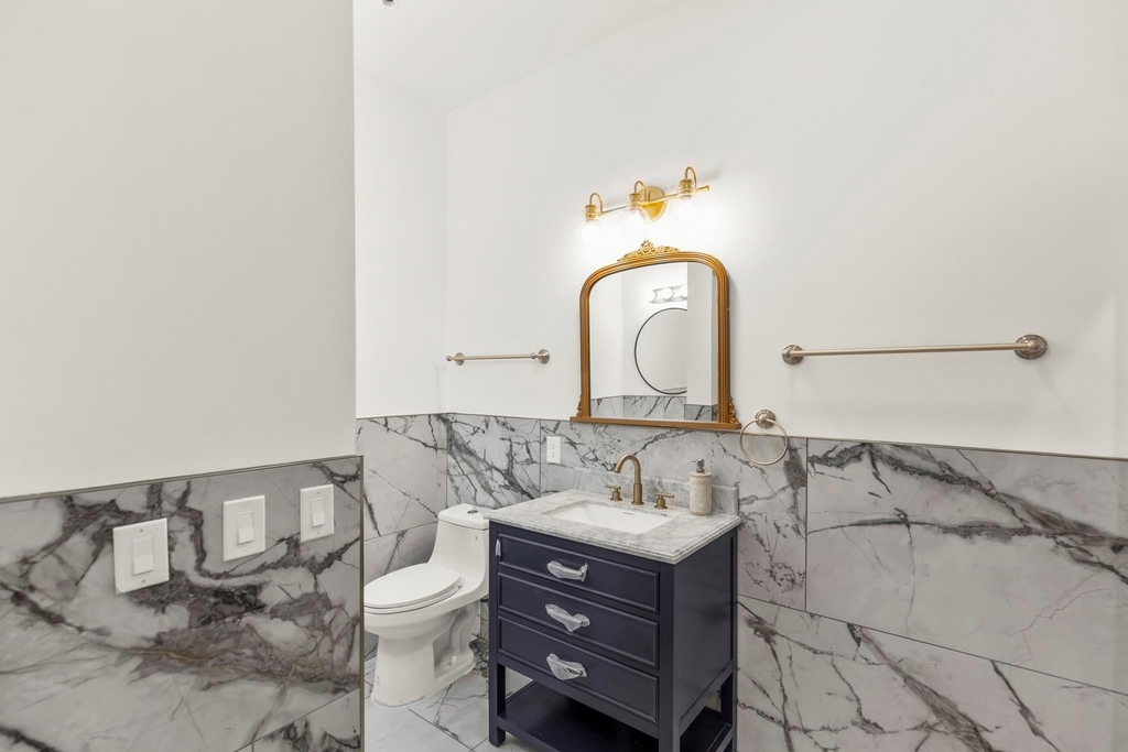 712 Parker Street - Photo 13