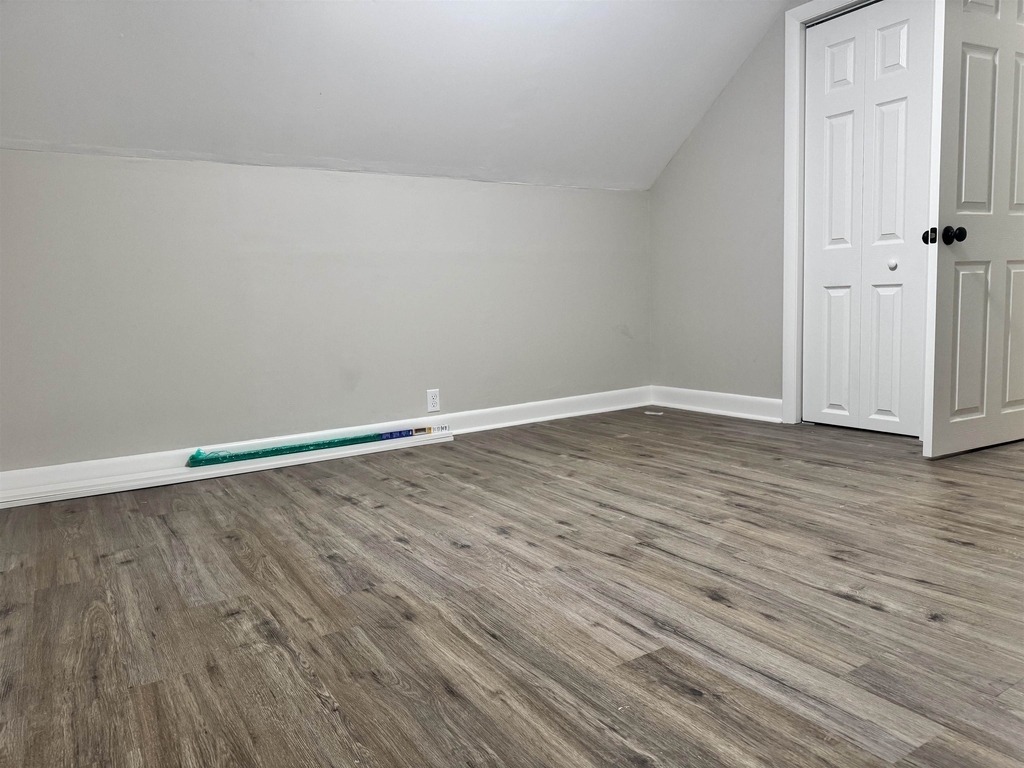 361 Elgin - Photo 15