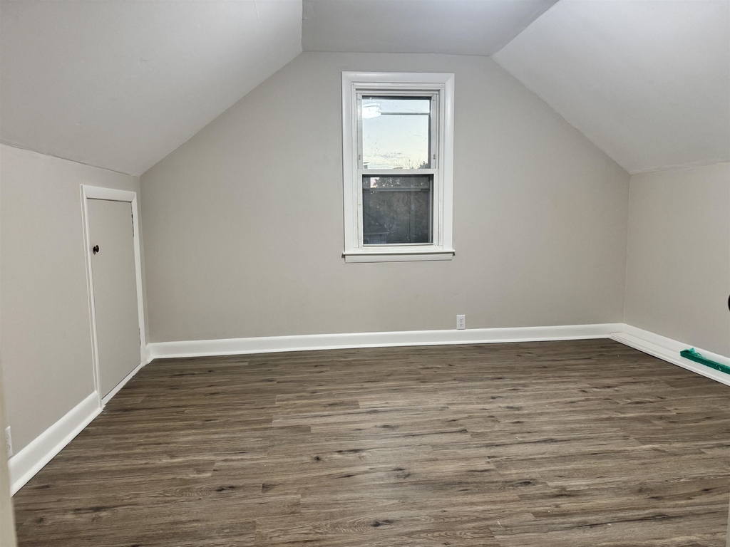 361 Elgin - Photo 14