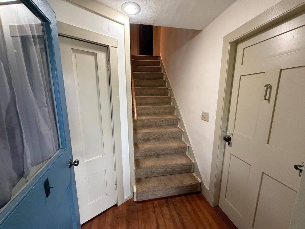 176 Western - Photo 16