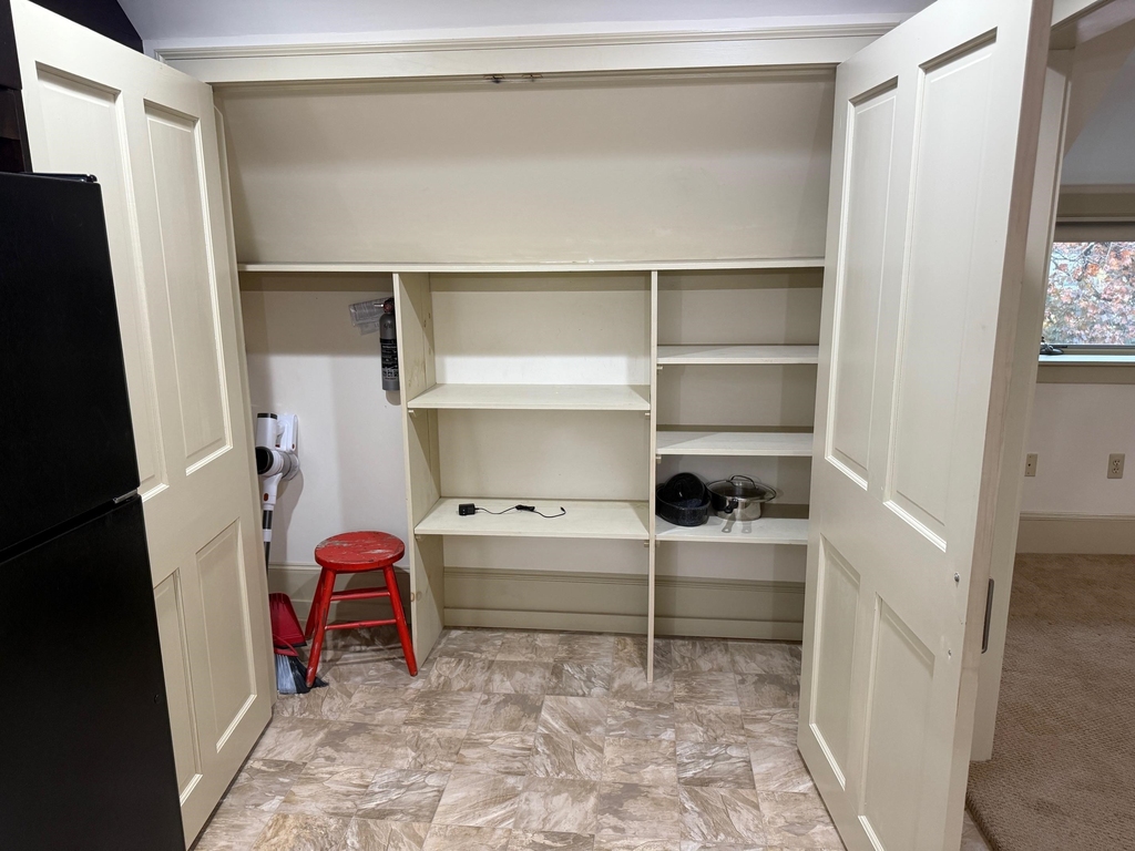 176 Western - Photo 6