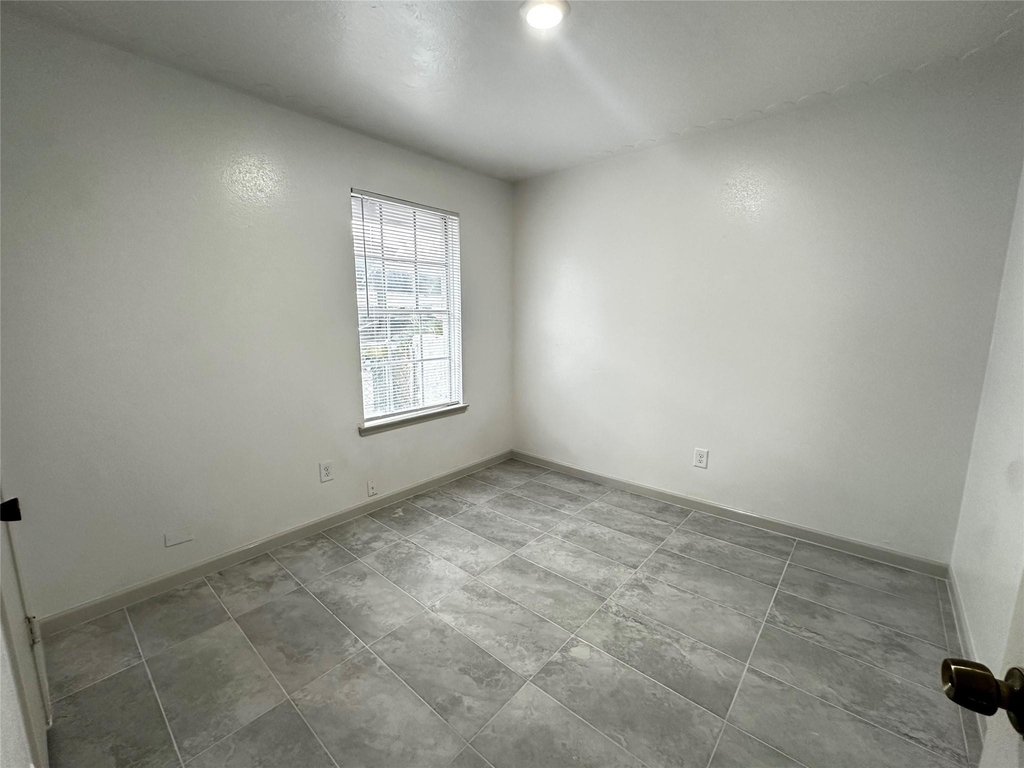 7718 Mosewood Street - Photo 9