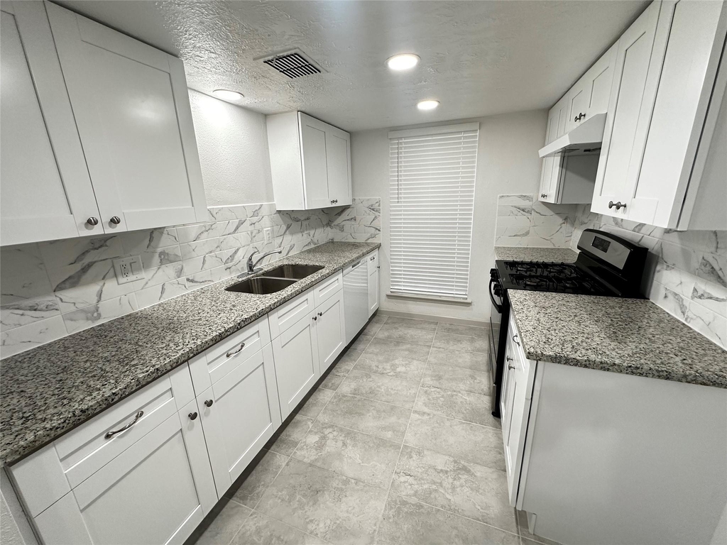 7718 Mosewood Street - Photo 1