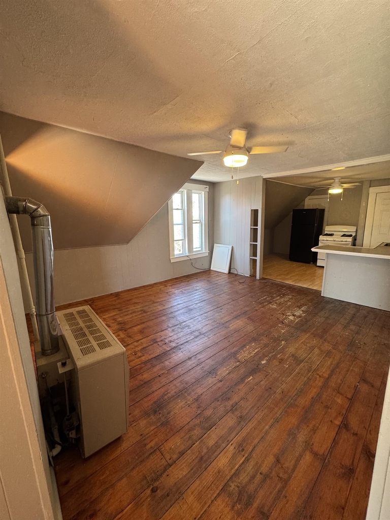 354 Spruce - Photo 0