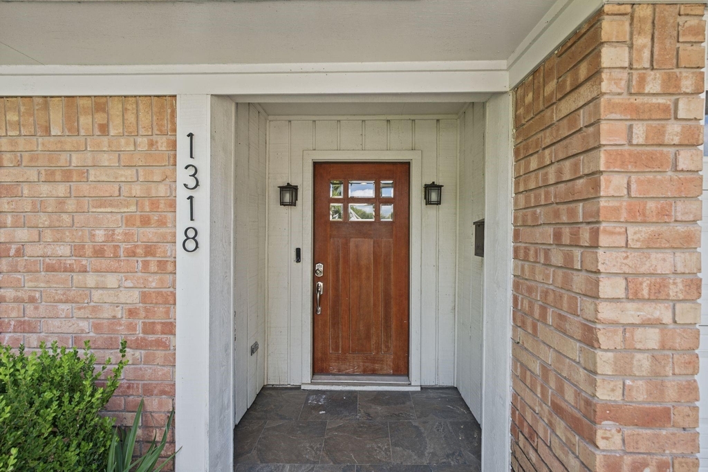 1318 Spillers Lane - Photo 2
