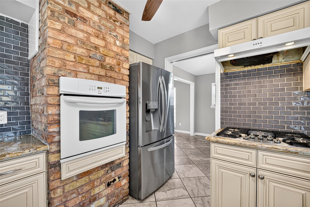 6038 Cartagena Street - Photo 18