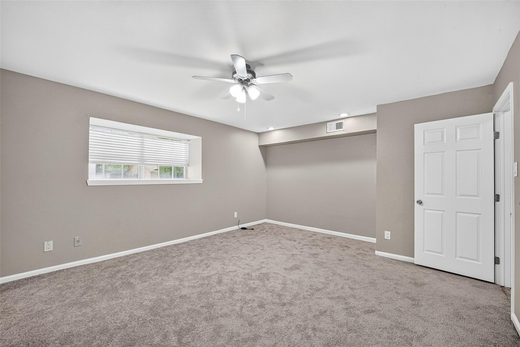6038 Cartagena Street - Photo 40