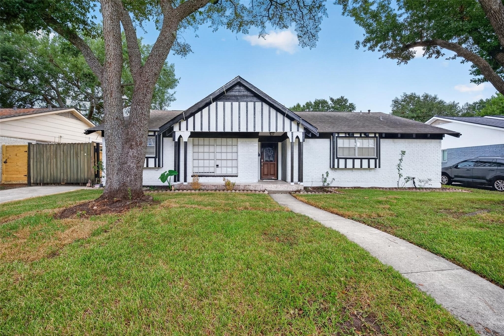 6038 Cartagena Street - Photo 0