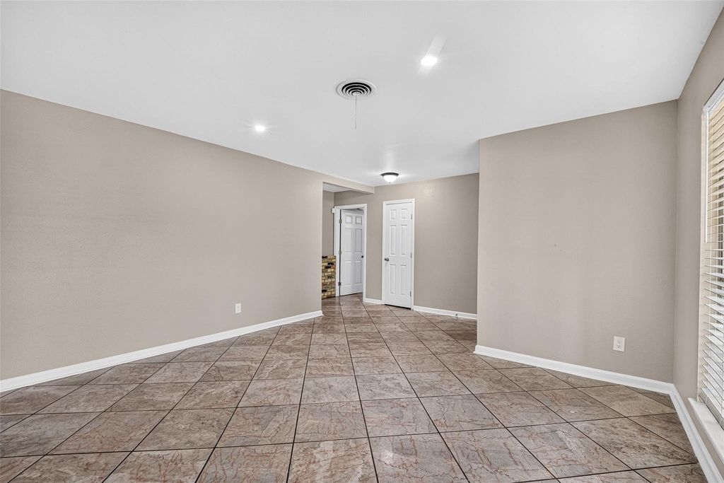 6038 Cartagena Street - Photo 6
