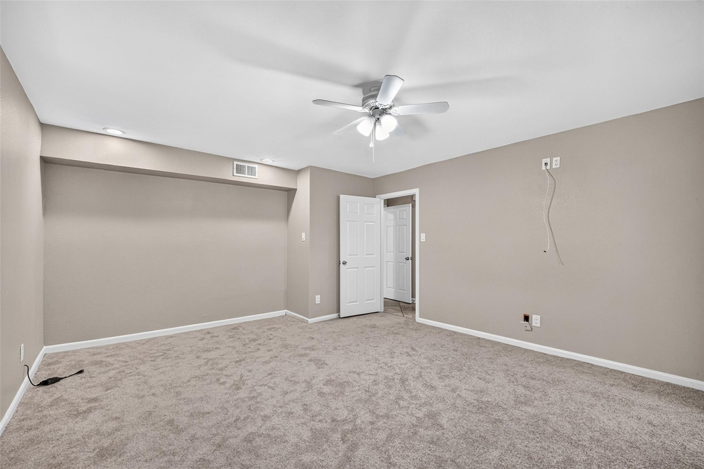 6038 Cartagena Street - Photo 39