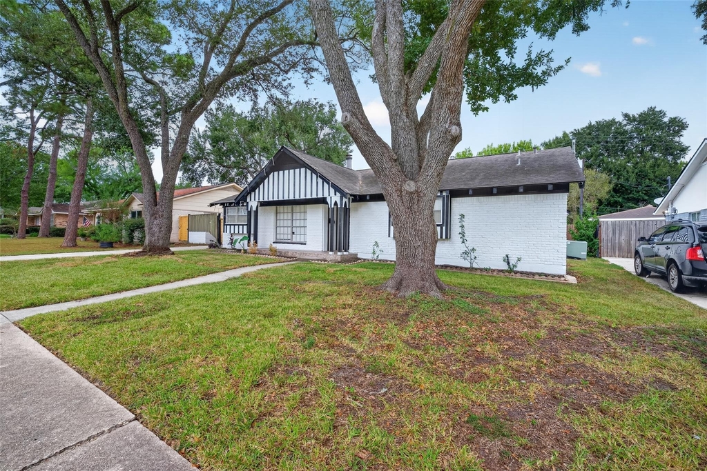 6038 Cartagena Street - Photo 2