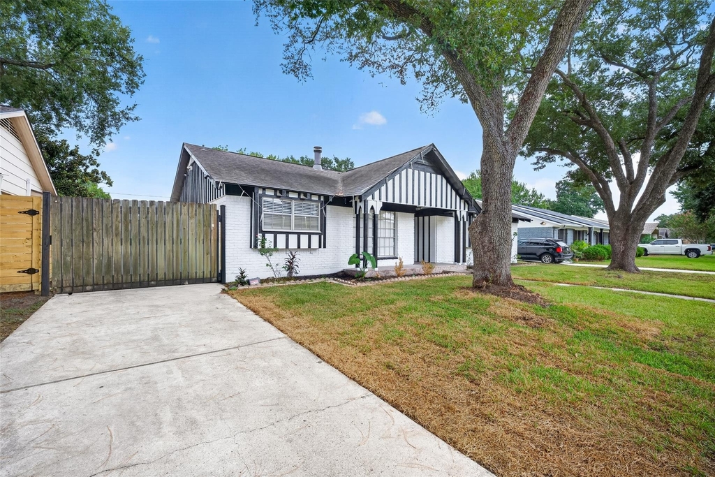 6038 Cartagena Street - Photo 1