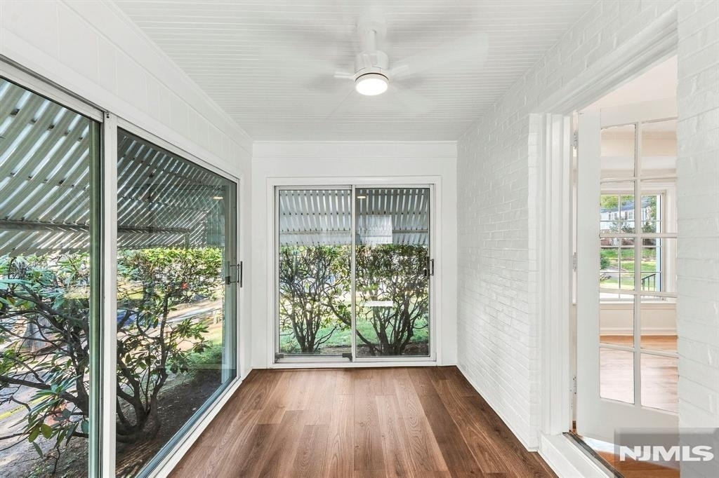16 Hillcrest - Photo 3