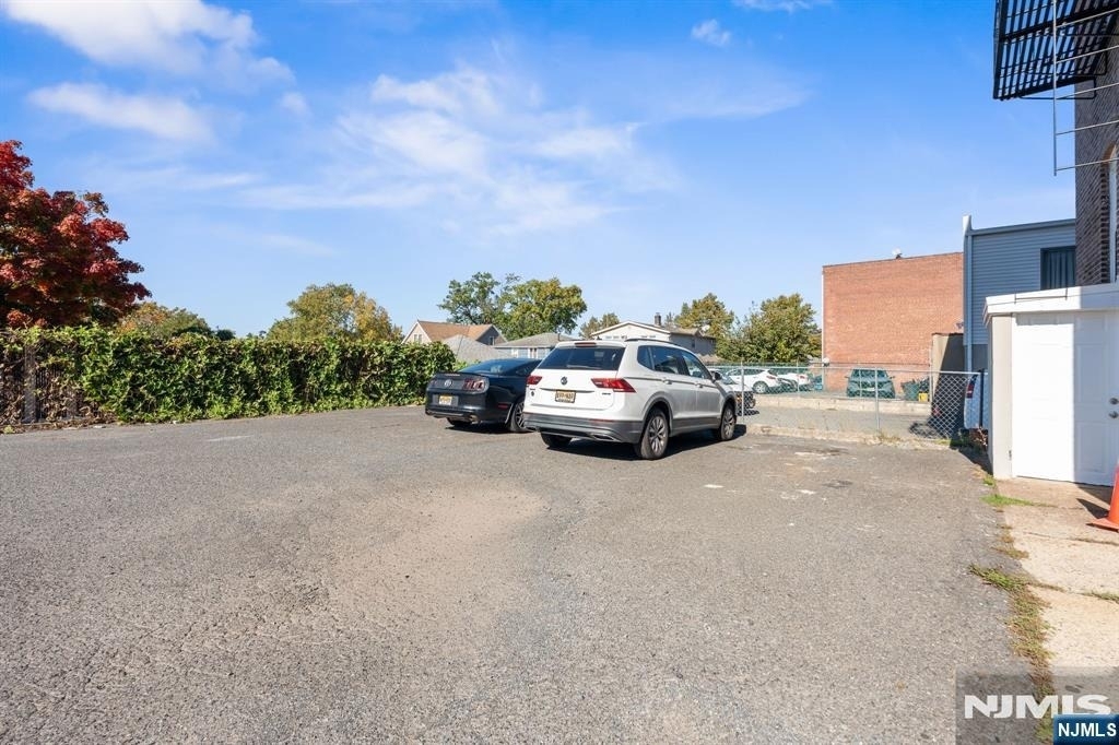 613 Ridge - Photo 15