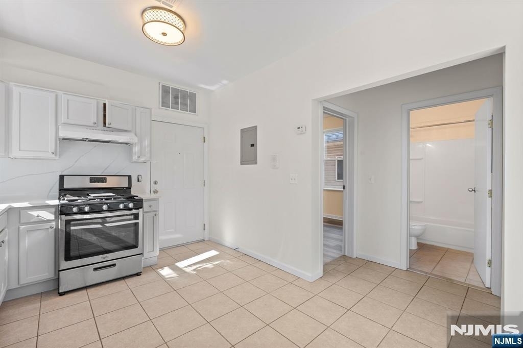 613 Ridge - Photo 2