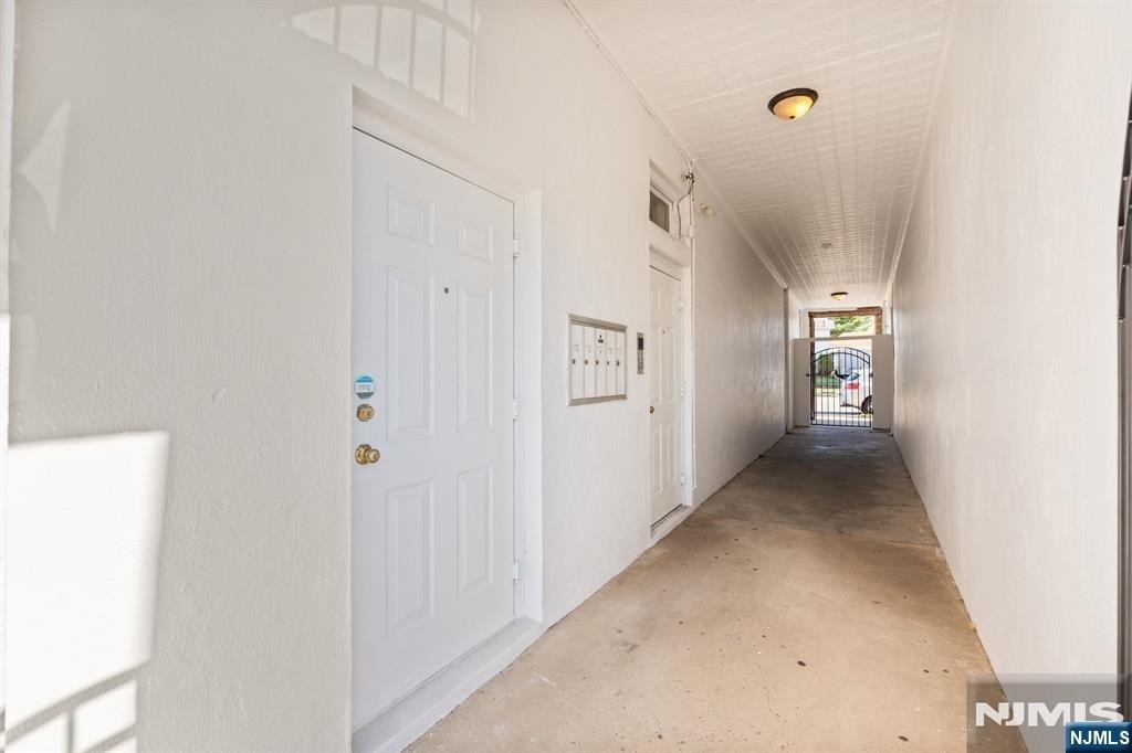 613 Ridge - Photo 18