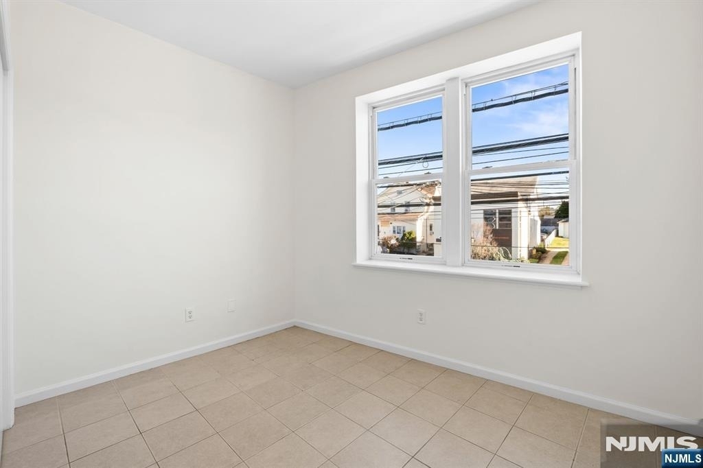 613 Ridge - Photo 5