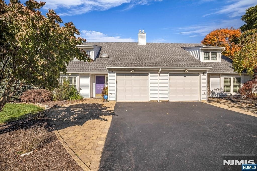 19 Crefeld - Photo 1